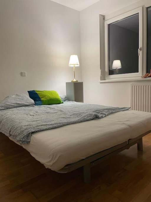 Modern And Comfortable Next To Mainstation Apartment Wien